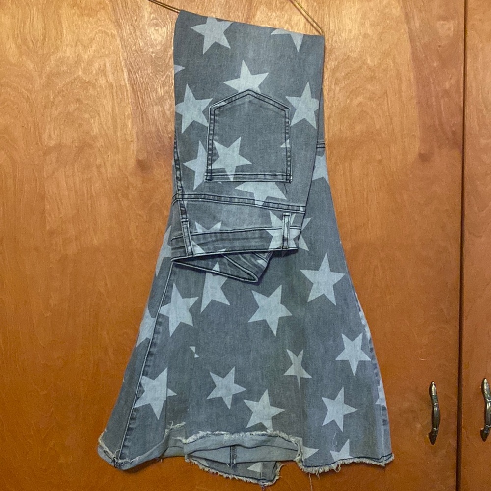 “Buckle” Flare Jeans- Star print